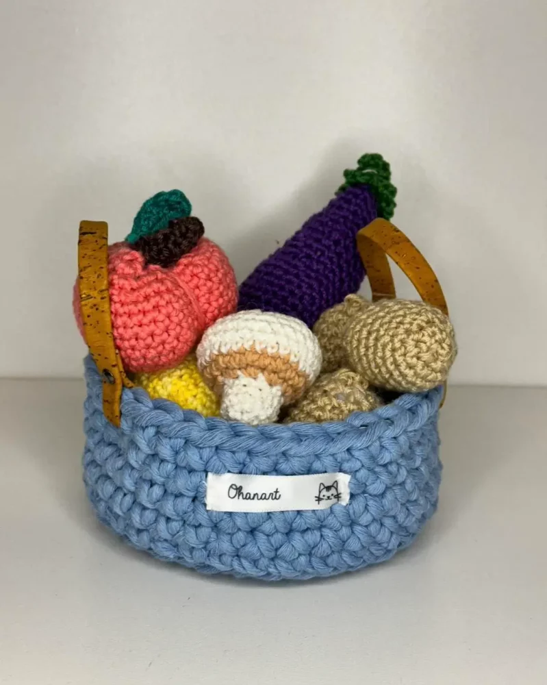 Dinette réalisée au crochet